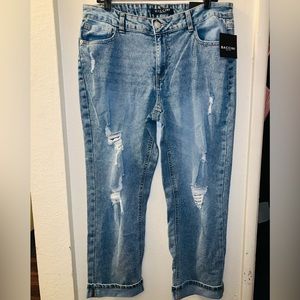 NWT Baccini Size 12P Straight Fit Cuffed Medium Wash Distressed Denim Jeans